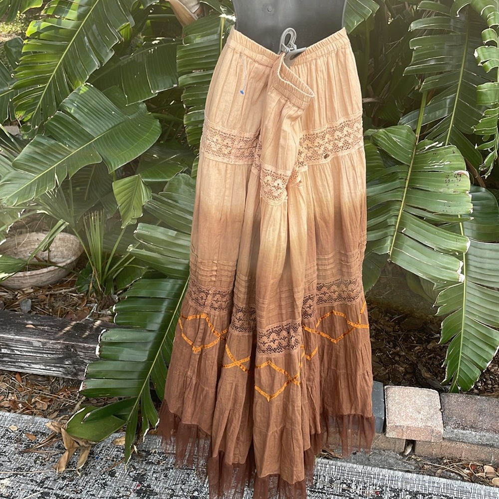 Ombré, cotton, tiered, appliqué, crochet, and ruffled skirt - Picture 4 of 7